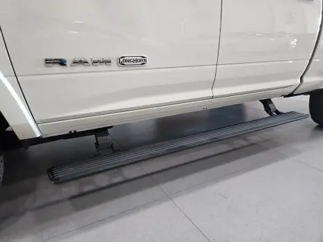 RAM 3500 6.7 I6 LIMITED LONG HORN CABINE DUPLA 4X4 TURBO DIESEL AUTOM�TICO, Foto 18
