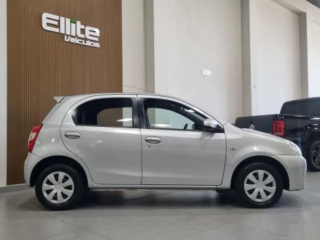 TOYOTA Etios Cross 1.5 16V 4P, Foto 3