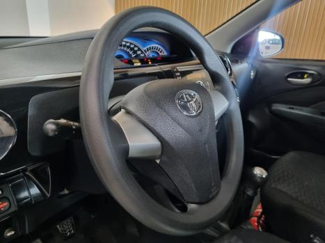 TOYOTA Etios Cross 1.5 16V 4P, Foto 9