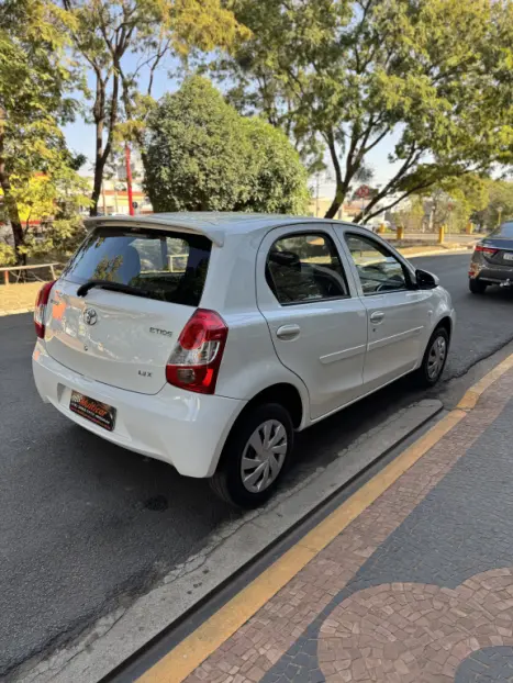TOYOTA Etios Hatch 1.3 16V 4P FLEX X, Foto 5 TOYOTA Etios Hatch 1.3 16V 4P FLEX X, Foto 5