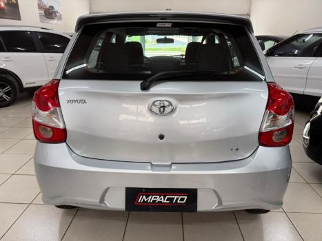 TOYOTA Etios Hatch 1.3 16V 4P FLEX X, Foto 4
