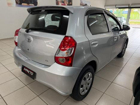 TOYOTA Etios Hatch 1.3 16V 4P FLEX X, Foto 5