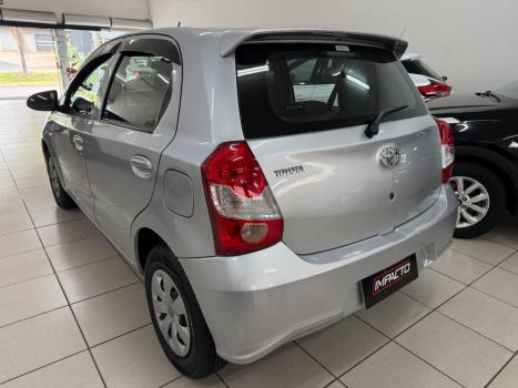 TOYOTA Etios Hatch 1.3 16V 4P FLEX X, Foto 6