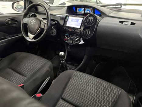 TOYOTA Etios Hatch 1.3 16V 4P FLEX X, Foto 8