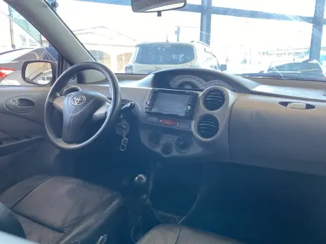 TOYOTA Etios Hatch 1.3 16V 4P FLEX XS, Foto 9