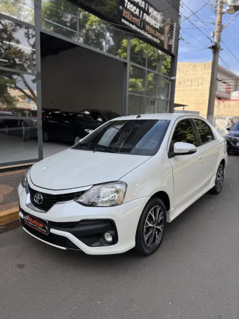 TOYOTA Etios Sedan 1.5 16V 4P FLEX PLATINUM AUTOMTICO, Foto 1
