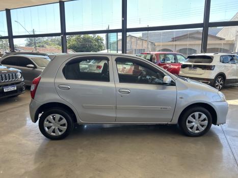 TOYOTA Etios Sedan 1.3 16V 4P FLEX X, Foto 4