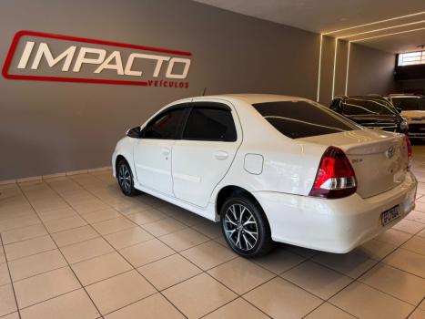 TOYOTA Etios Sedan 1.5 16V 4P FLEX PLATINUM AUTOM�TICO, Foto 4