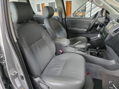 TOYOTA Hilux Caminhonete 3.0 16V 4P 4X4 SRV TURBO DIESEL CABINE DUPLA AUTOM�TICO, Foto 16