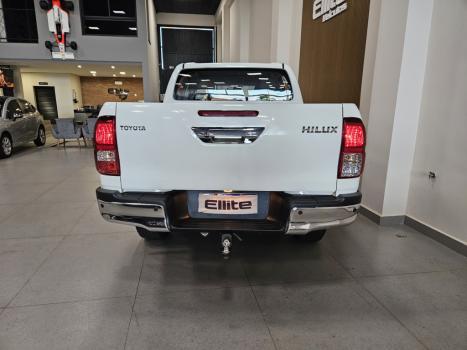 TOYOTA Hilux Caminhonete 2.8 16V 4P SR 4X4 DIESEL CABINE DUPLA AUTOM�TICO, Foto 17