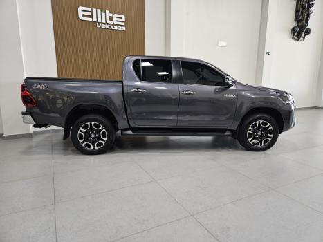 TOYOTA Hilux Caminhonete 2.8 16V SRX 4X4 TURBO DIESEL CABINE DUPLA AUTOM�TICO, Foto 3