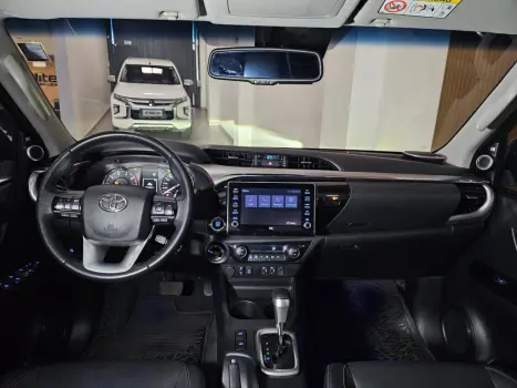 TOYOTA Hilux Caminhonete 2.8 16V SRX 4X4 TURBO DIESEL CABINE DUPLA AUTOM�TICO, Foto 7