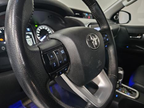 TOYOTA Hilux Caminhonete 2.8 16V SRX 4X4 TURBO DIESEL CABINE DUPLA AUTOM�TICO, Foto 8