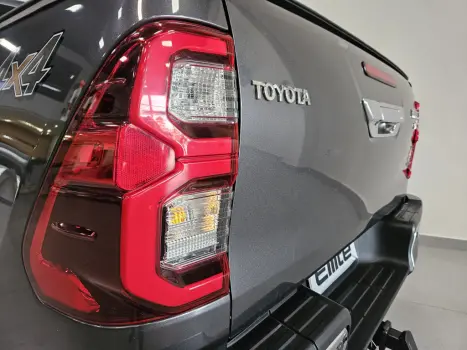 TOYOTA Hilux Caminhonete 2.8 16V SRX 4X4 TURBO DIESEL CABINE DUPLA AUTOM�TICO, Foto 19