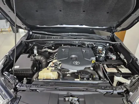 TOYOTA Hilux Caminhonete 2.8 16V SRX 4X4 TURBO DIESEL CABINE DUPLA AUTOM�TICO, Foto 20