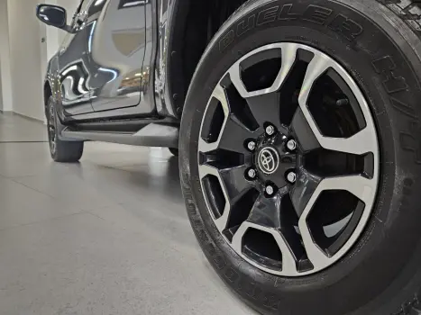 TOYOTA Hilux Caminhonete 2.8 16V SRX 4X4 TURBO DIESEL CABINE DUPLA AUTOM�TICO, Foto 21