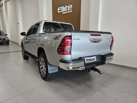 TOYOTA Hilux Caminhonete 2.8 16V SRX 4X4 DIESEL CABINE DUPLA AUTOM�TICO, Foto 2