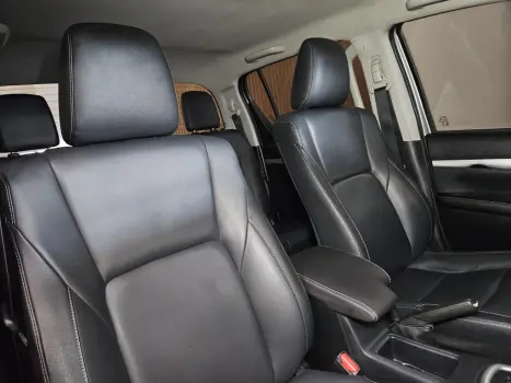 TOYOTA Hilux Caminhonete 2.8 16V SRX 4X4 DIESEL CABINE DUPLA AUTOM�TICO, Foto 5