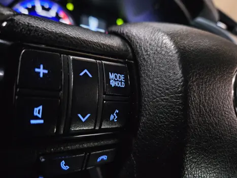 TOYOTA Hilux Caminhonete 2.8 16V SRX 4X4 DIESEL CABINE DUPLA AUTOM�TICO, Foto 8