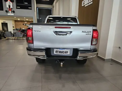 TOYOTA Hilux Caminhonete 2.8 16V SRX 4X4 DIESEL CABINE DUPLA AUTOM�TICO, Foto 14