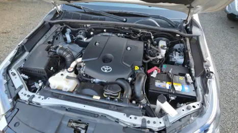 TOYOTA Hilux Caminhonete 2.8 16V SRX 4X4 TURBO DIESEL CABINE DUPLA AUTOM�TICO, Foto 4