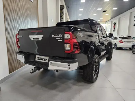 TOYOTA Hilux Caminhonete 2.8 16V SRX 4X4 TURBO DIESEL CABINE DUPLA AUTOM�TICO, Foto 2