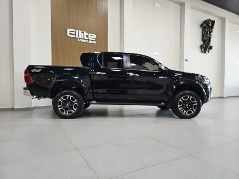 TOYOTA Hilux Caminhonete 2.8 16V SRX 4X4 TURBO DIESEL CABINE DUPLA AUTOM�TICO, Foto 3