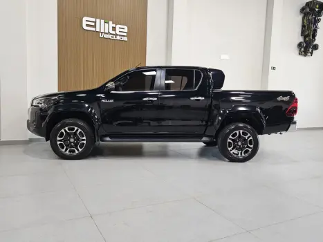 TOYOTA Hilux Caminhonete 2.8 16V SRX 4X4 TURBO DIESEL CABINE DUPLA AUTOM�TICO, Foto 4