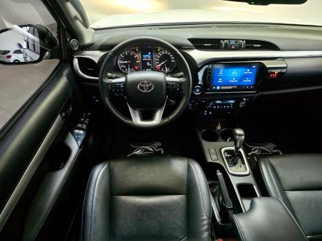 TOYOTA Hilux Caminhonete 2.8 16V SRV 4X4 DIESEL CABINE DUPLA AUTOMÁTICO, Foto 12