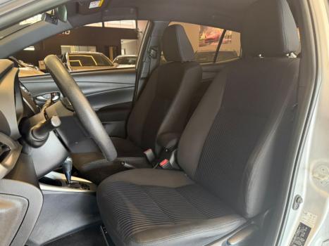 TOYOTA Yaris Hatch 1.5 16V 4P FLEX XL PLUS CONNECT MULTIDRIVE AUTOMÁTICO CVT, Foto 9