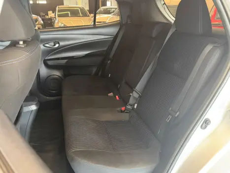 TOYOTA Yaris Hatch 1.5 16V 4P FLEX XL PLUS CONNECT MULTIDRIVE AUTOMÁTICO CVT, Foto 10