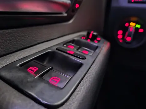 VOLKSWAGEN Amarok 2.0 16V 4X4 CABINE DUPLA HIGHLINE TURBO INTERCOOLER AUTOM�TICO, Foto 13