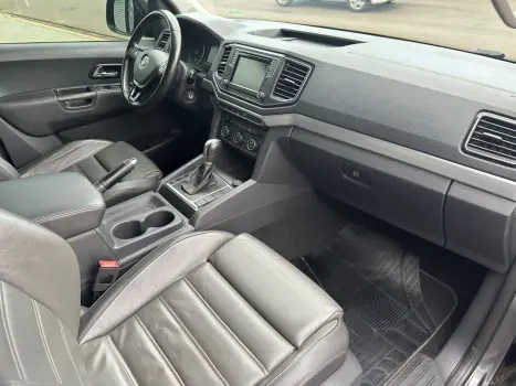 VOLKSWAGEN Amarok 3.0 V6 CABINE DUPLA HIGHLINE 4X4 TURBO INTERCOOLER AUTOMÁTICO, Foto 9 VOLKSWAGEN Amarok 3.0 V6 CABINE DUPLA HIGHLINE 4X4 TURBO INTERCOOLER AUTOMÁTICO, Foto 9