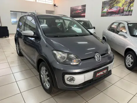 VOLKSWAGEN Cross UP 1.0 12V 4P TSI FLEX, Foto 1 VOLKSWAGEN Cross UP 1.0 12V 4P TSI FLEX, Foto 1