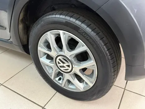 VOLKSWAGEN Cross UP 1.0 12V 4P TSI FLEX, Foto 8 VOLKSWAGEN Cross UP 1.0 12V 4P TSI FLEX, Foto 8