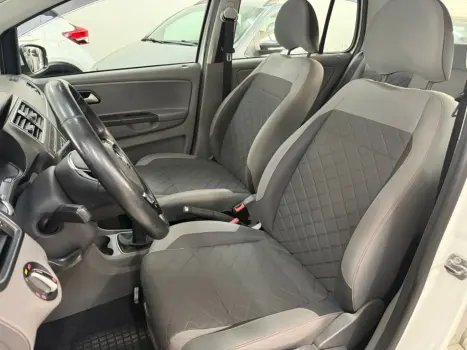 VOLKSWAGEN Fox 1.6 4P HIGHLINE FLEX, Foto 9