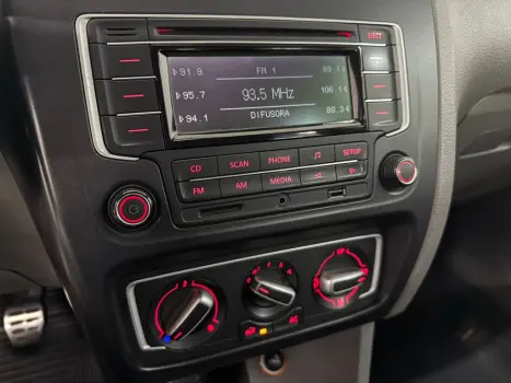 VOLKSWAGEN Fox 1.6 4P HIGHLINE FLEX, Foto 14