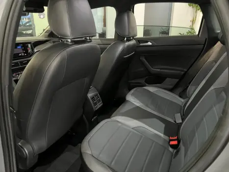VOLKSWAGEN Nivus 1.0 4P FLEX 200 TSI HIGHLINE TURBO AUTOM�TICO, Foto 16
