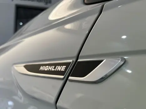 VOLKSWAGEN Polo Hatch 1.0 12V 4P 200 TSI HIGHLINE AUTOM�TICO, Foto 22