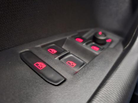 VOLKSWAGEN Polo Hatch 1.0 12V 4P 200 TSI HIGHLINE AUTOM�TICO, Foto 10