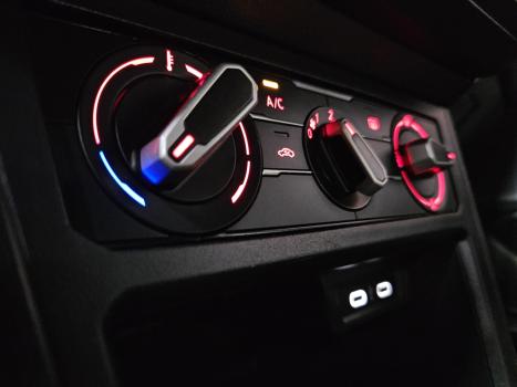 VOLKSWAGEN Polo Hatch 1.0 16V 4P, Foto 16