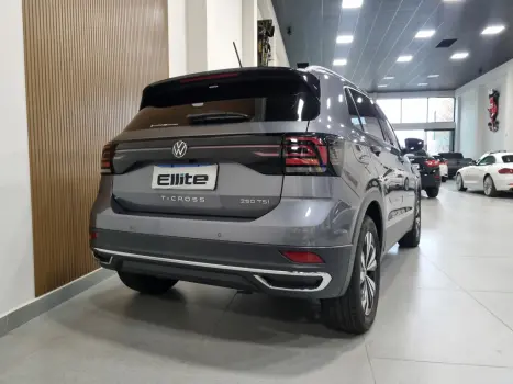 VOLKSWAGEN T-Cross 1.4 4P 250 TSI FLEX HIGHLINE AUTOM�TICO, Foto 11