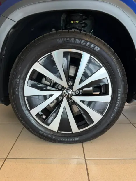 VOLKSWAGEN Taos 1.4 16V 4P FLEX 250 TSI HIGHLINE AUTOM�TICO, Foto 19
