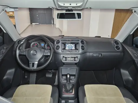 VOLKSWAGEN Tiguan 2.0 16V 4P TSI R-LINE TURBO AUTOM�TICO TIPTRONIC, Foto 8