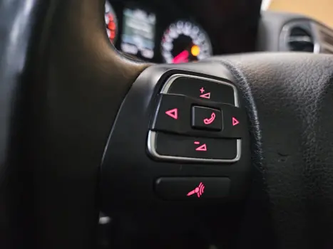 VOLKSWAGEN Tiguan 2.0 16V 4P TSI R-LINE TURBO AUTOM�TICO TIPTRONIC, Foto 10