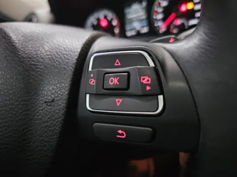 VOLKSWAGEN Tiguan 2.0 16V 4P TSI R-LINE TURBO AUTOM�TICO TIPTRONIC, Foto 11