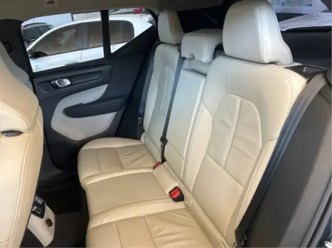 VOLVO XC40 1.5 16V 4P T5 RECHARGE HBRIDO INSCRIPTION GEARTRONIC AUTOMTICO, Foto 7