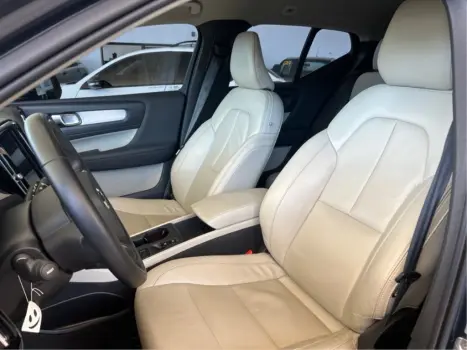 VOLVO XC40 1.5 16V 4P T5 RECHARGE HBRIDO INSCRIPTION GEARTRONIC AUTOMTICO, Foto 8