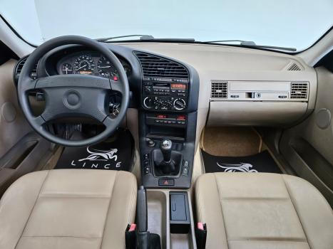 BMW 318I 1.8 16V 4P, Foto 10