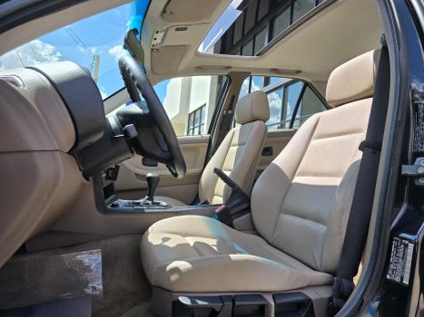 BMW 318I 1.8 16V 4P, Foto 13